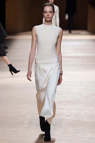 Look 39